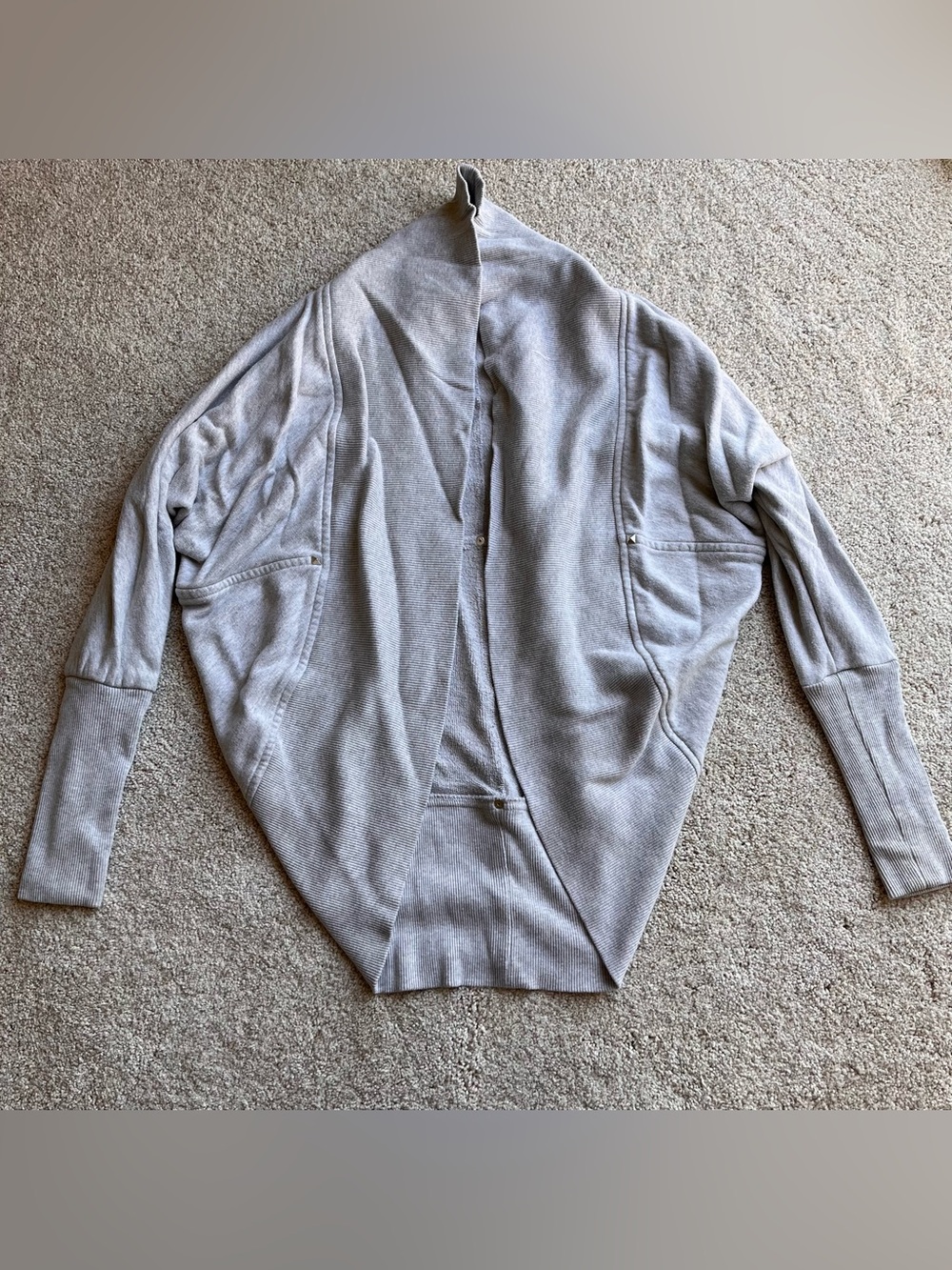 Aritzia Cocoon Gray Cardigan Sweater Size Small
